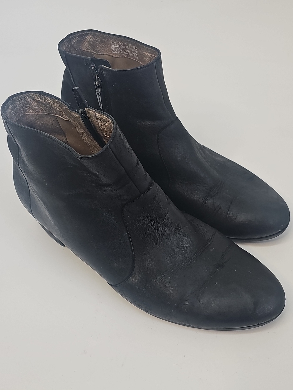 Dansko Soft Black Leather Booties Almond Toe Low Heel Grunge Gorpcore